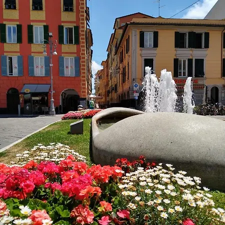 Vista Sul Carruggio, Centro Storico Di