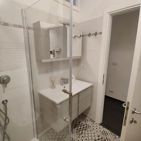 Apartamento Vista Sul Carruggio, Centro Storico Di *